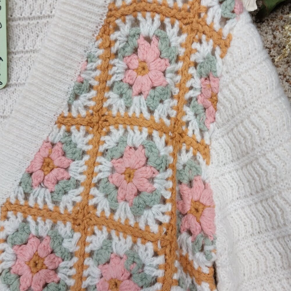3569 Size M/L Bi Bi Granny Square Button Down Sweater in Pink and Green, NWT. - Picture 2 of 5